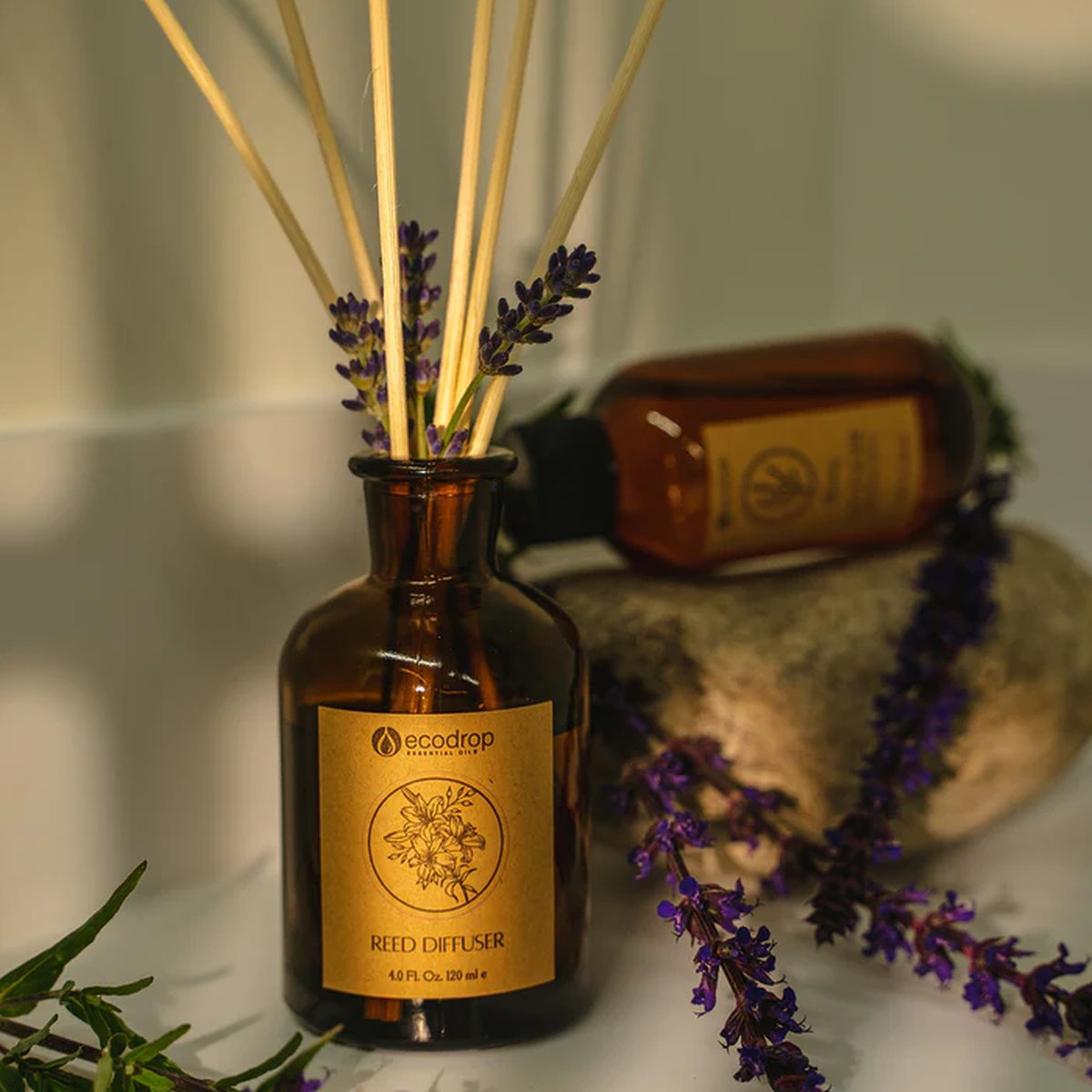Ecodrop reed diffuser with botanicals